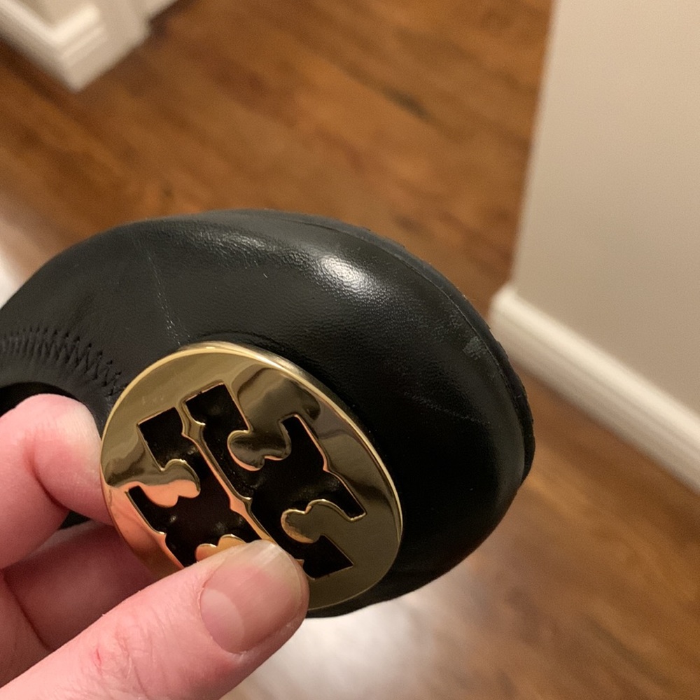 Tory Burch flats- Riva (black and gold 8) - Picture 16 of 16